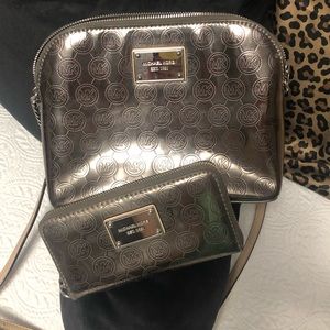 Michael Kors Cross Body purse with Wallet